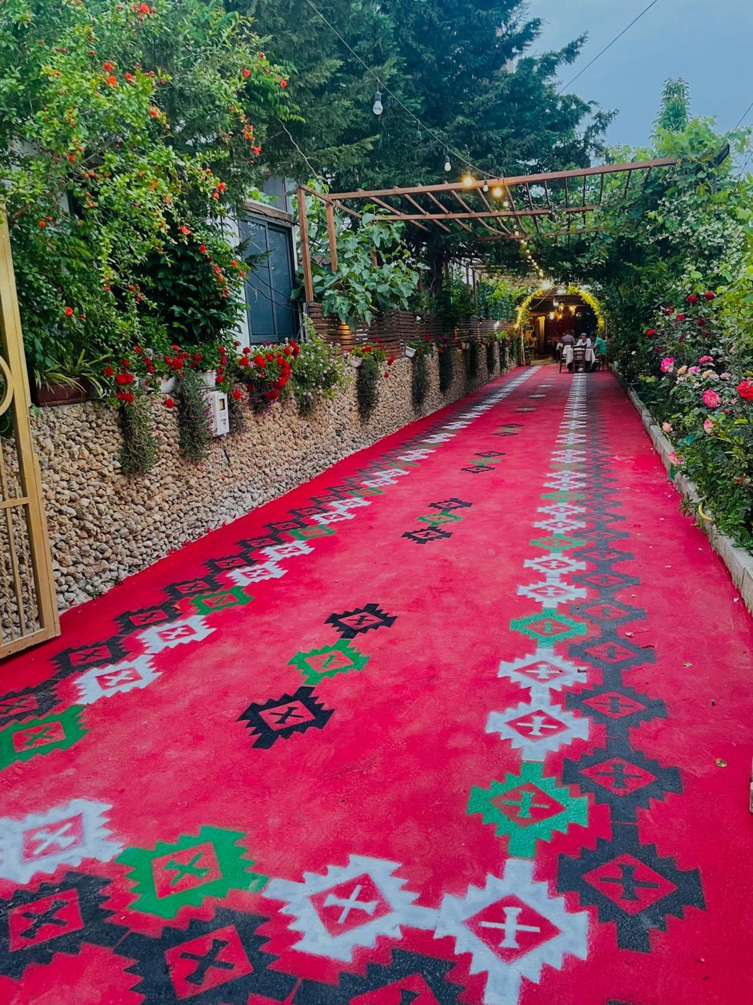 Te Bujtina Hotel- Cozy Stay With Traditional Breakfast Near Beach Golem  Exterior photo