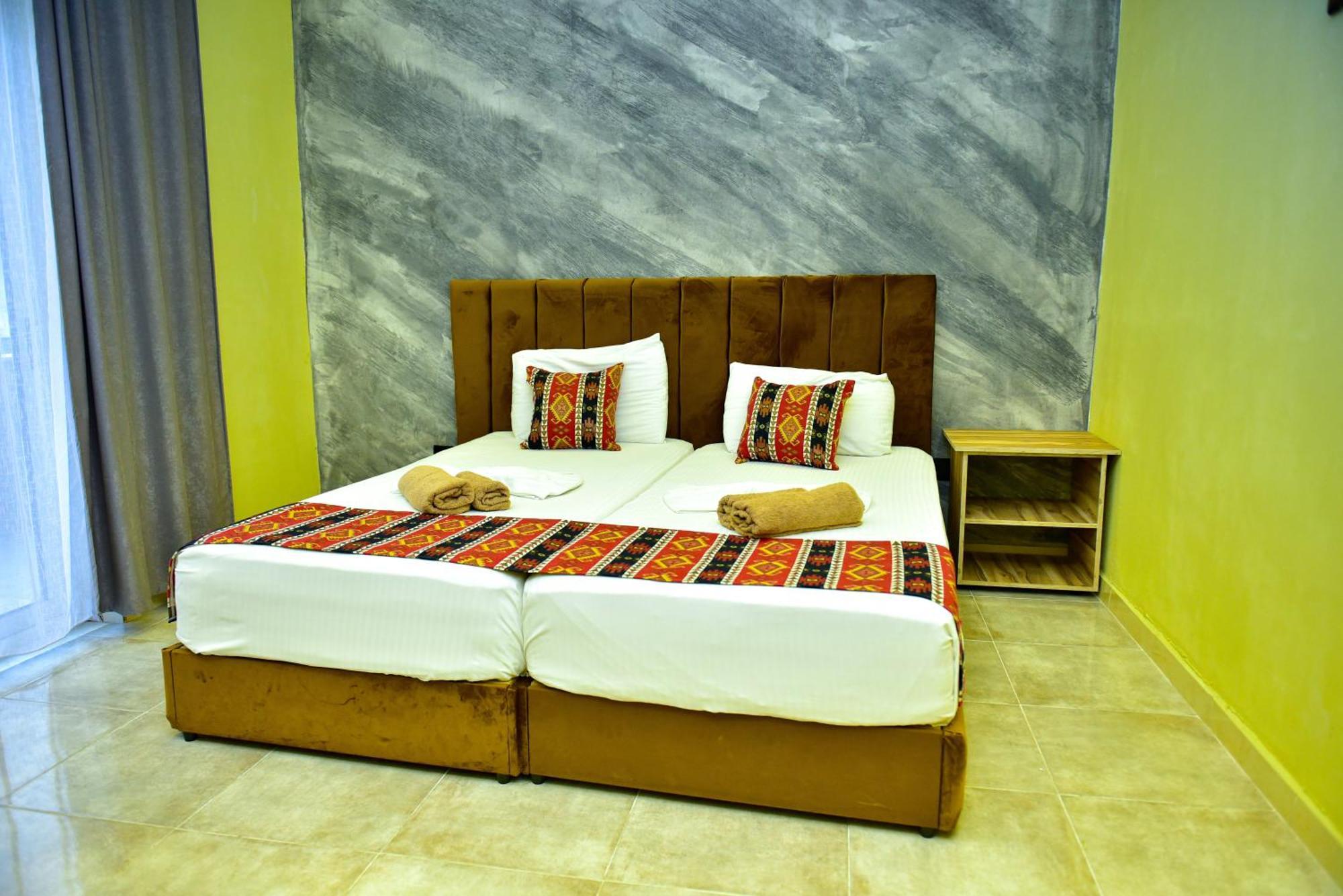 Te Bujtina Hotel- Cozy Stay With Traditional Breakfast Near Beach Golem  Exterior photo