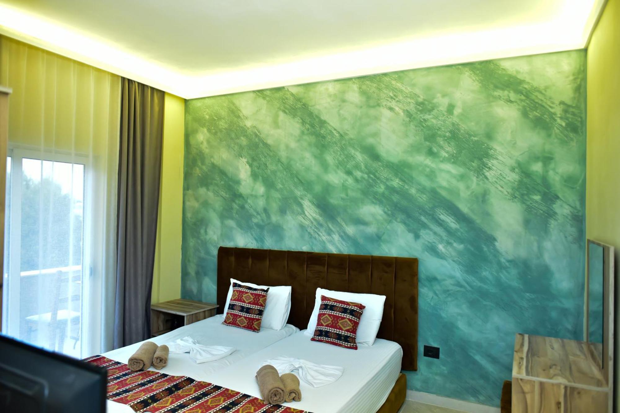 Te Bujtina Hotel- Cozy Stay With Traditional Breakfast Near Beach Golem  Exterior photo